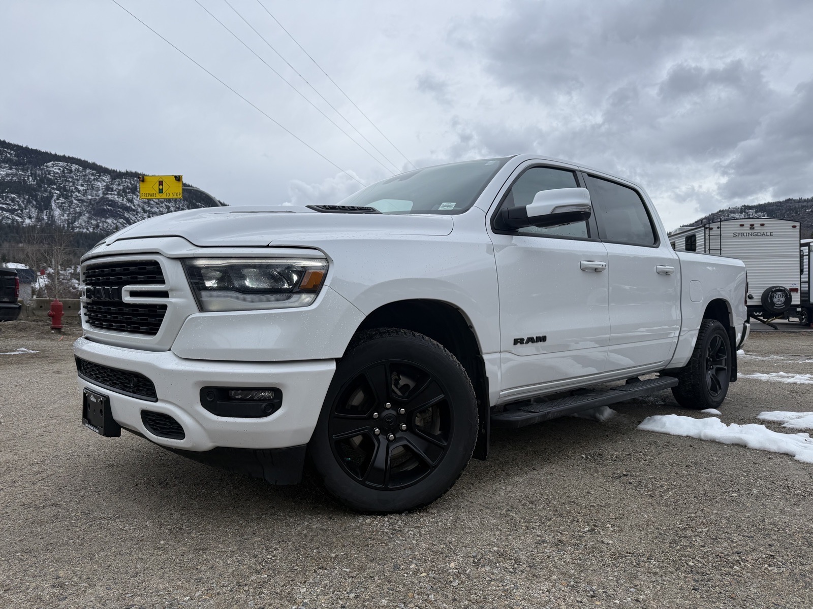 2022 Ram 1500 SPORT (P1945) Main Image