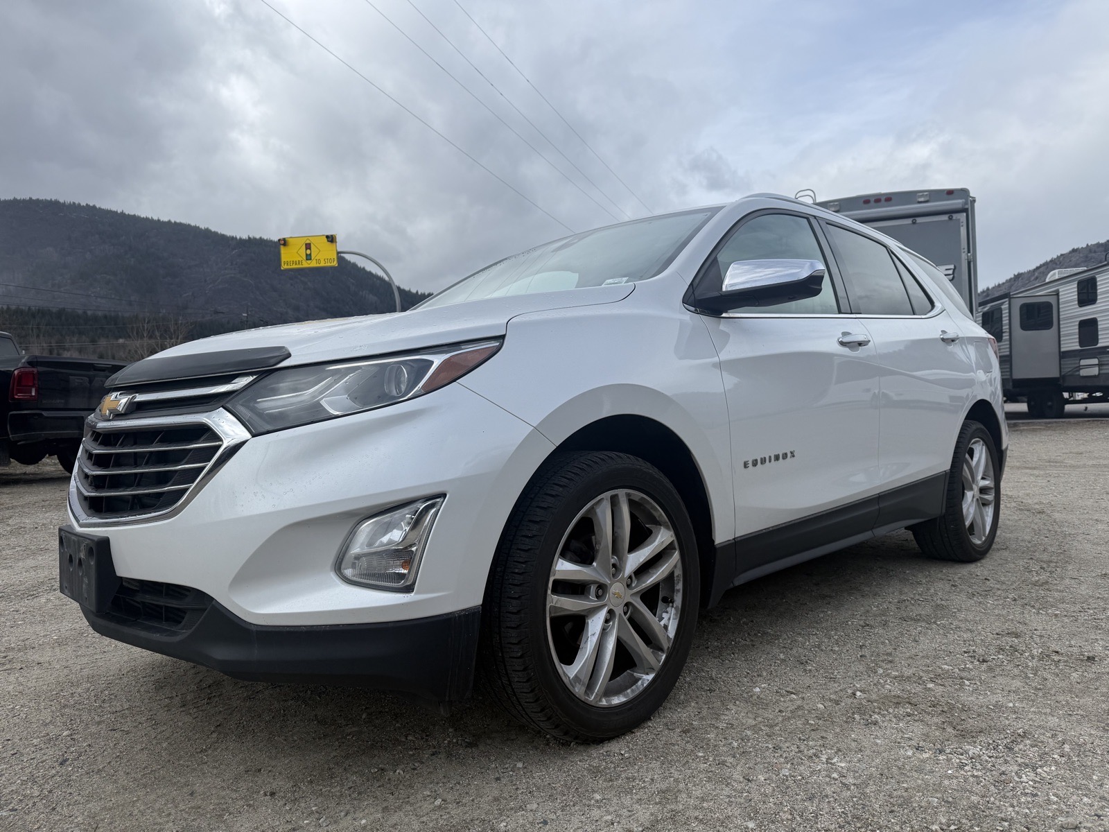 2018 Chevrolet Equinox PREMIER (25130B) Main Image