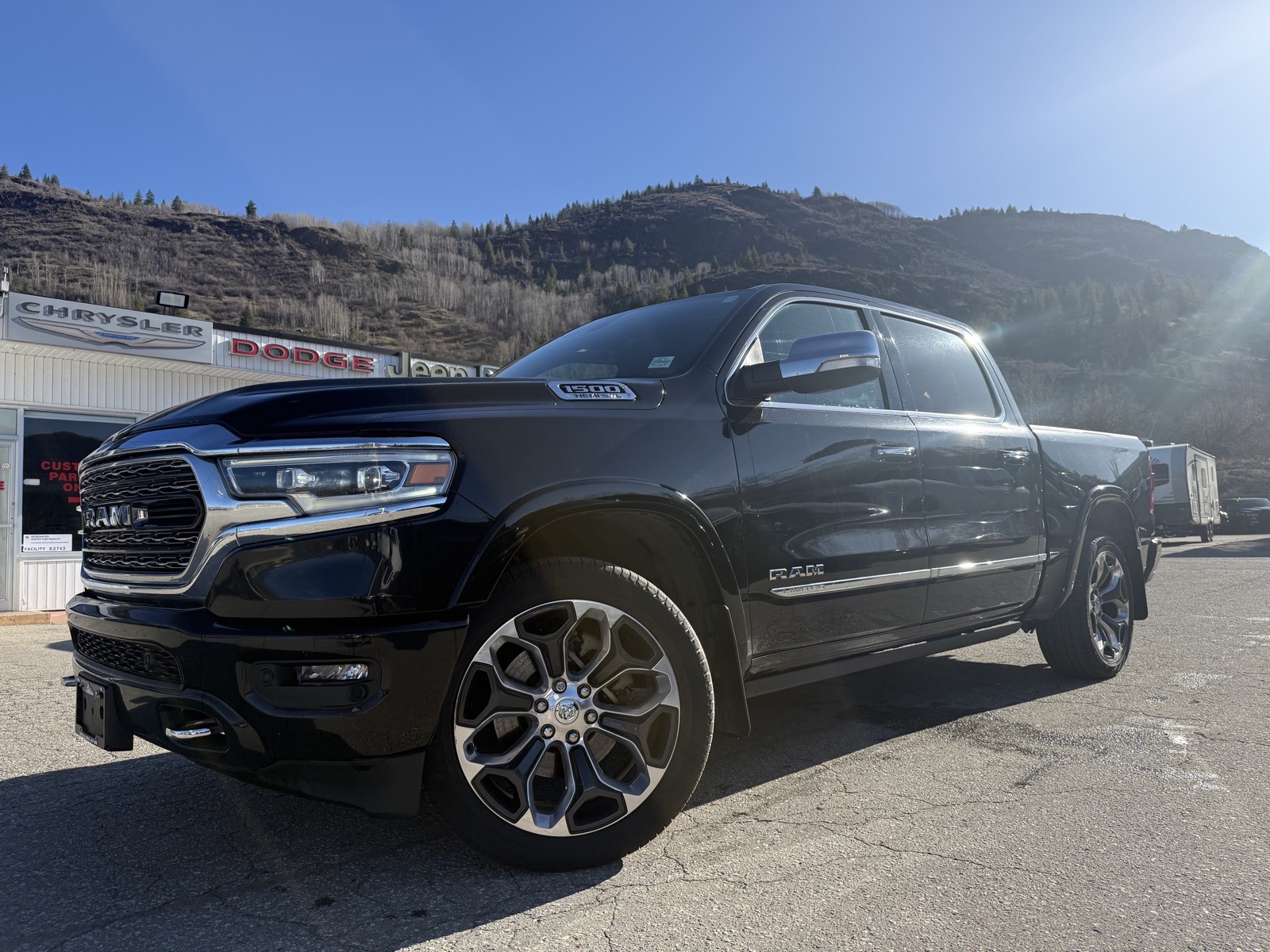 2022 Ram 1500 LIMITED (26071A) Main Image