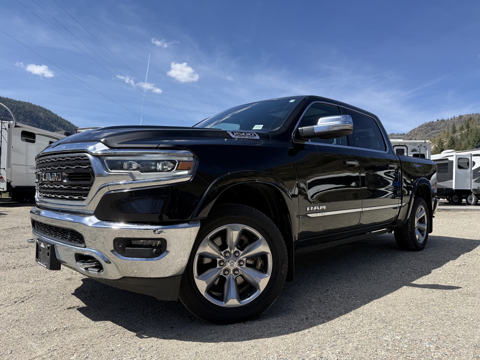 2020 Ram Ram 1500 CREW LIMITED LARAMIE (26077A) Main Image
