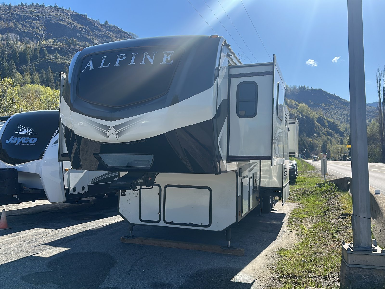 2022 Keystone ALPINE 3712KB (P1974) Main Image