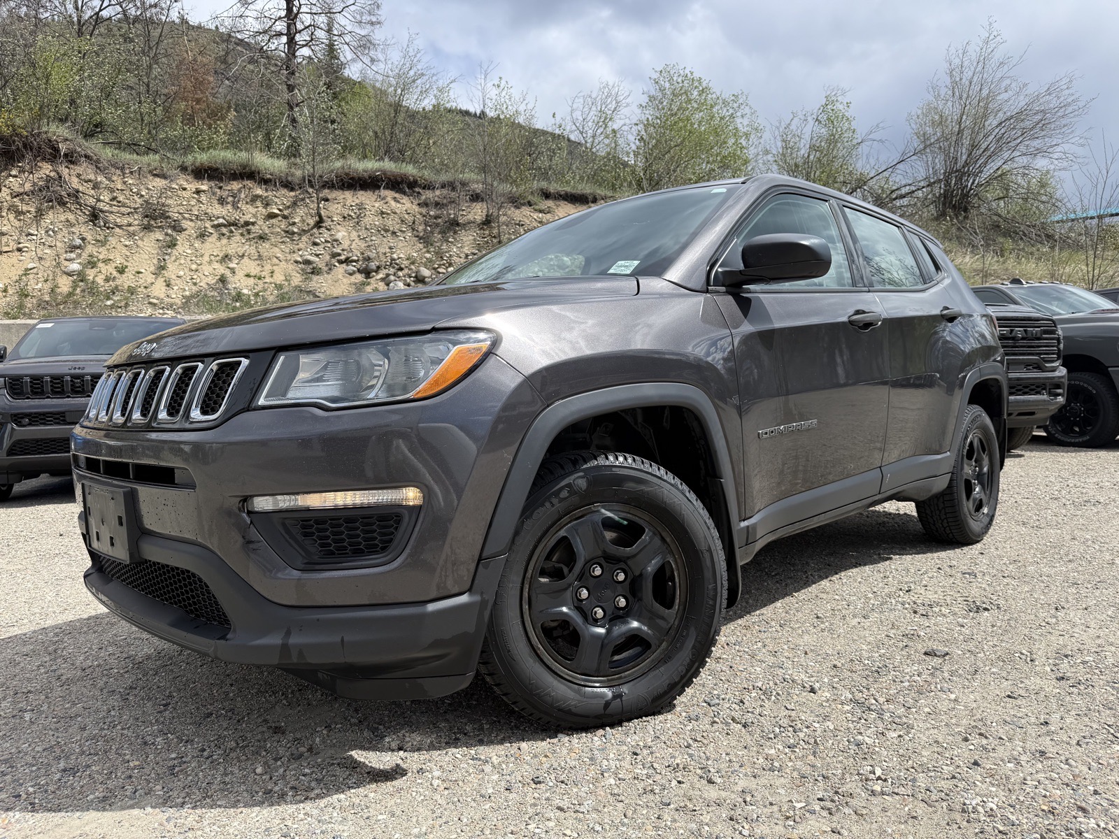 2018 Jeep Compass SPORT (25084A) Main Image