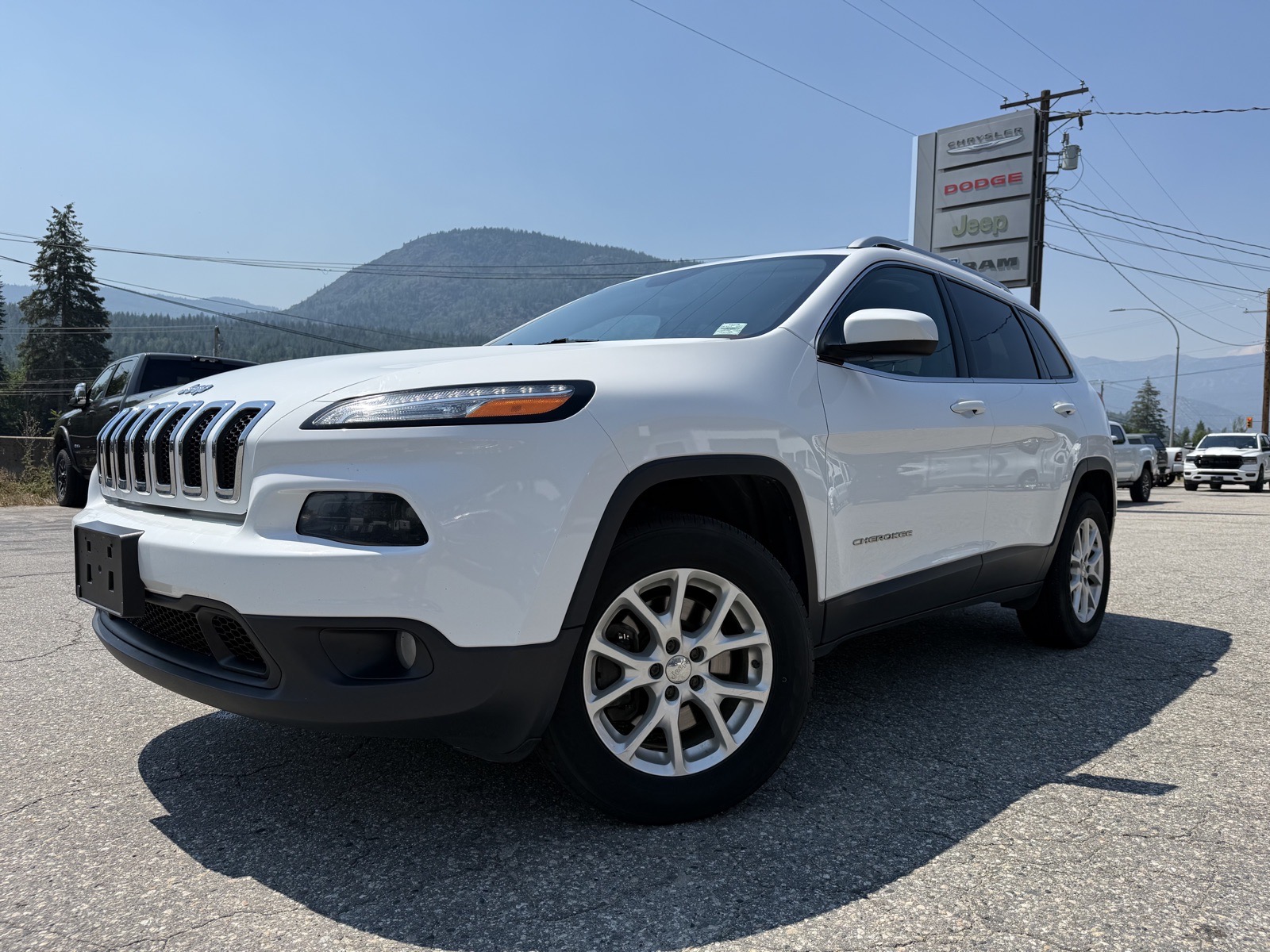 2017 Jeep Cherokee NORTH (25109B) Main Image