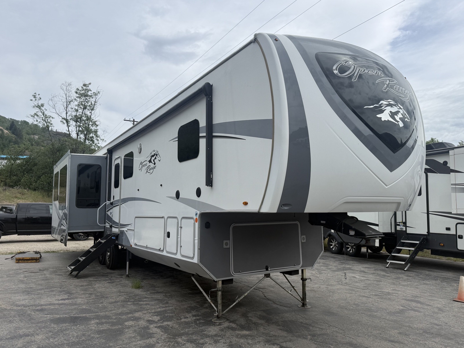 2019 Highland Ridge Open Range 371 MBH (P1971A) Main Image