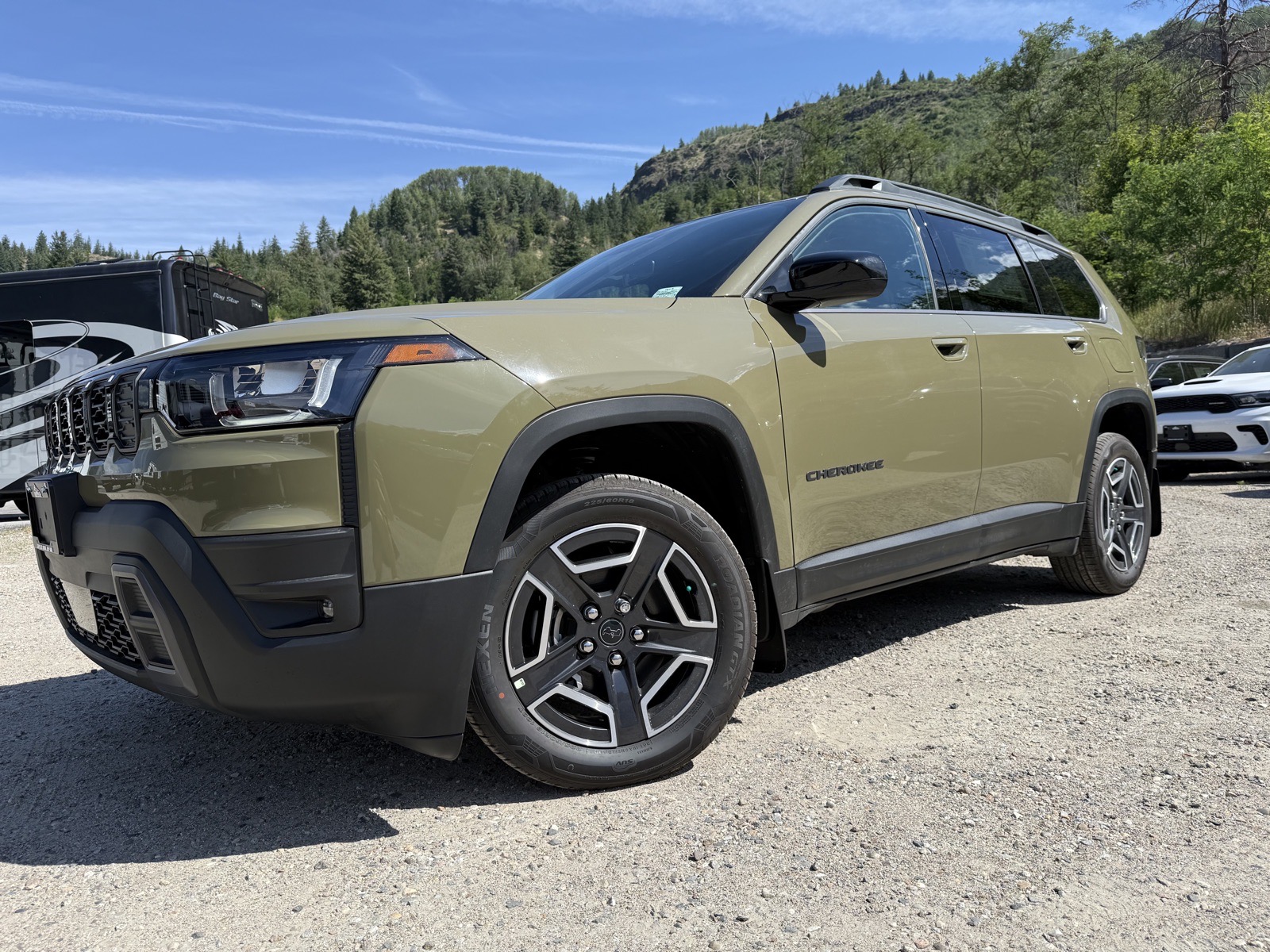 2026 Jeep Cherokee LAREDO (26118) Main Image