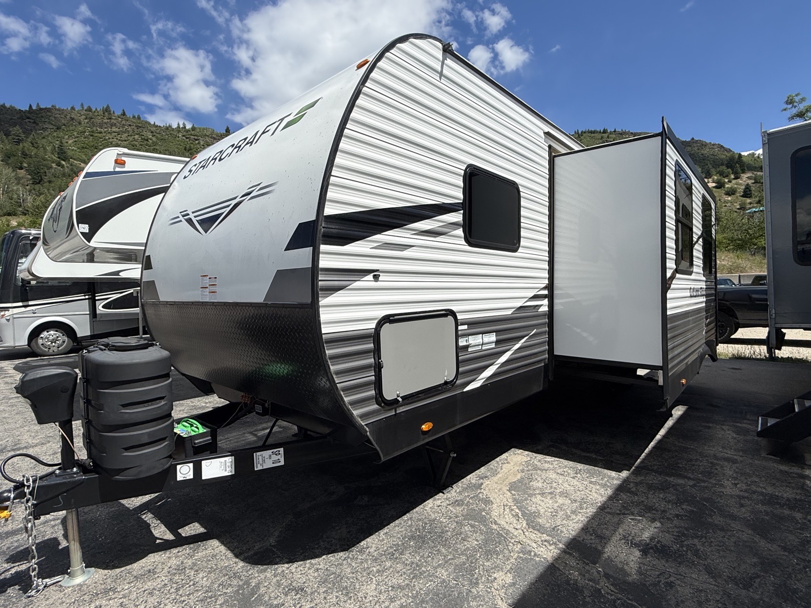 2024 Starcraft AUTUMN RIDGE 26BHS (P2016) Main Image