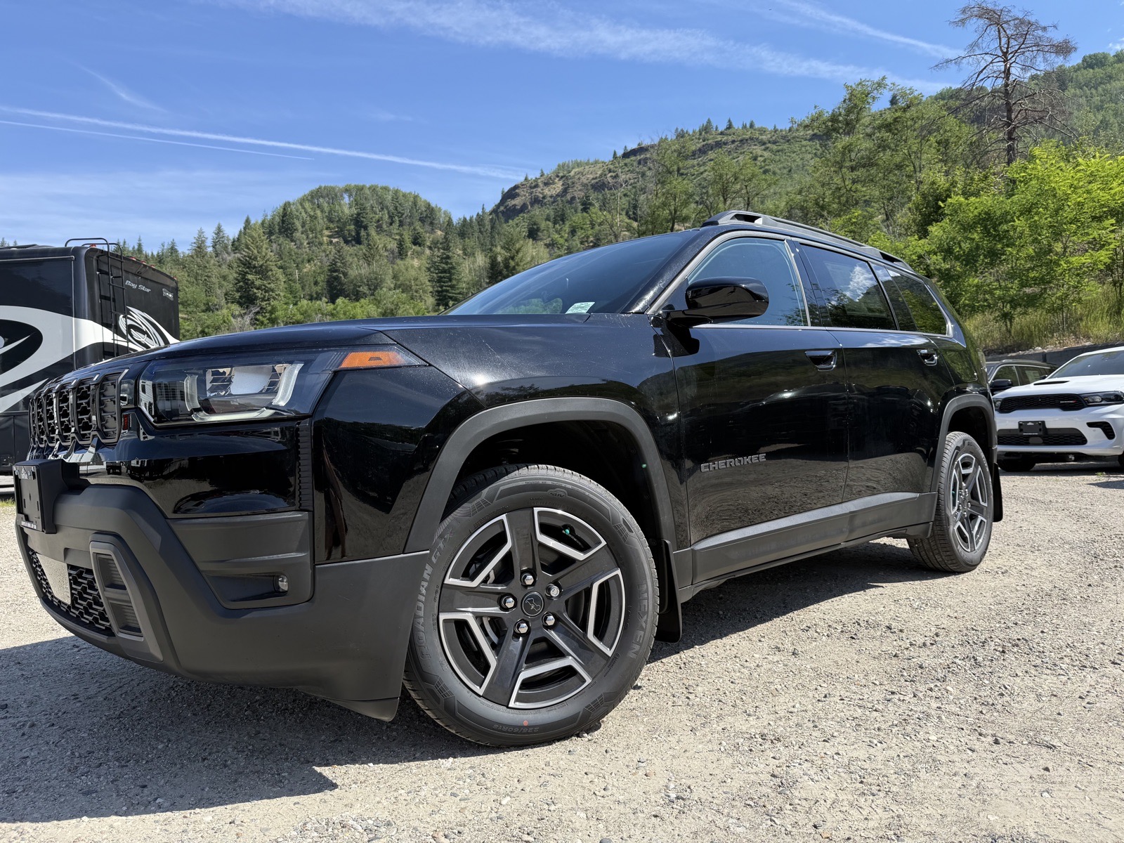2026 Jeep Cherokee LAREDO (26122) Main Image
