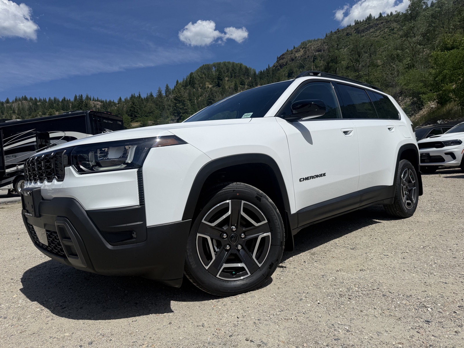 2026 Jeep Cherokee LAREDO (26120) Main Image