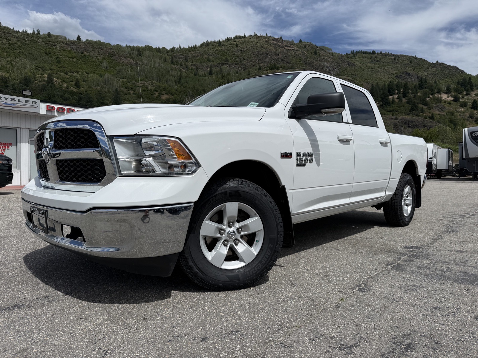 2022 Ram 1500 Classic SLT (P1959B) Main Image
