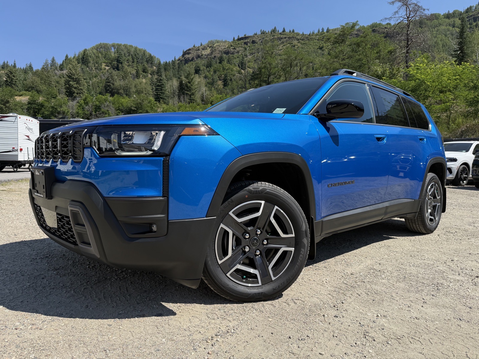 2026 Jeep Cherokee LAREDO (26128) Main Image