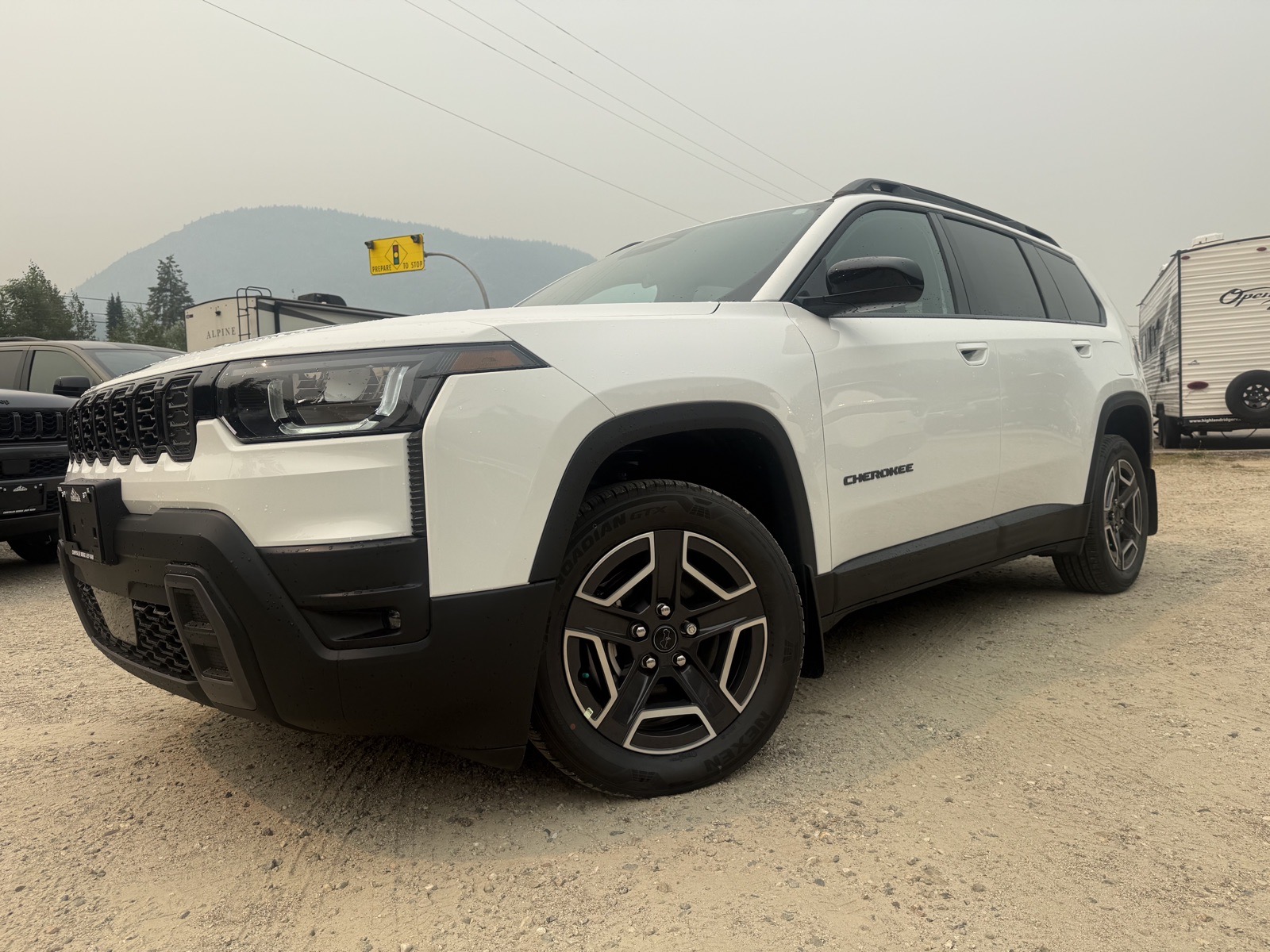 2026 Jeep Cherokee LAREDO (26149) Main Image