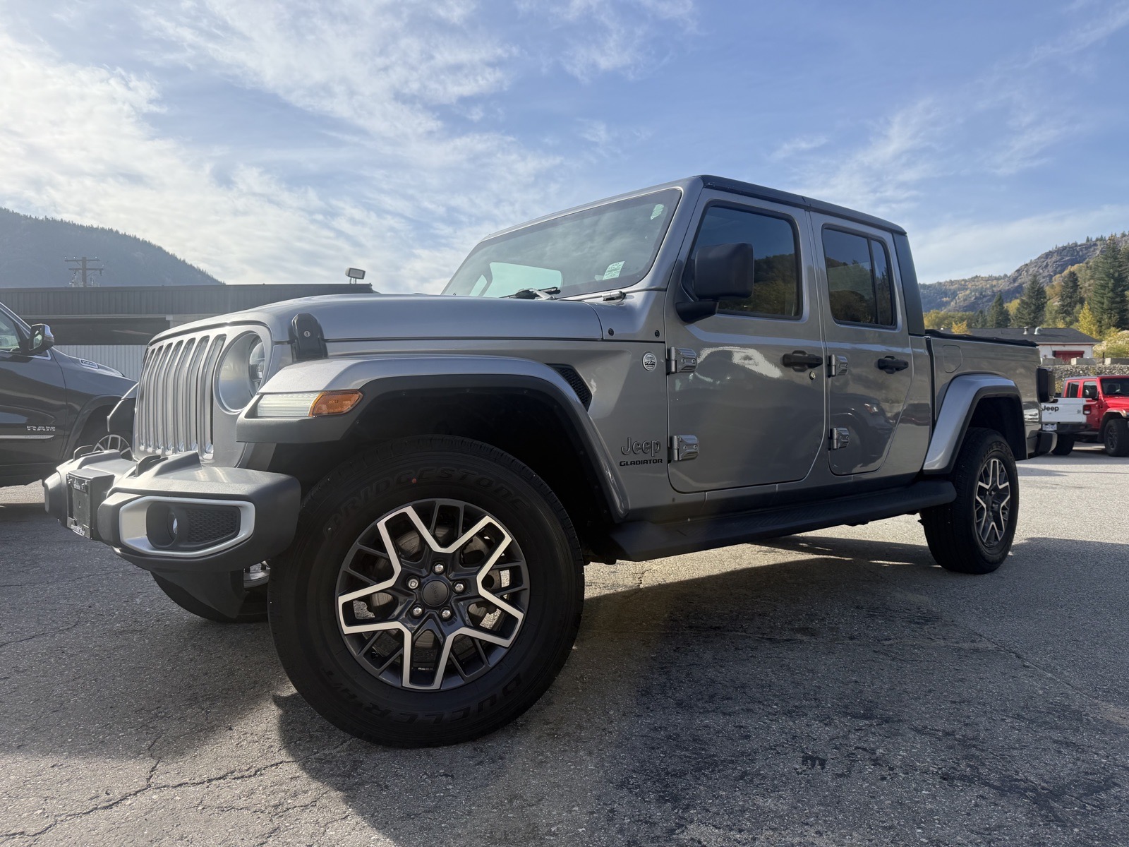 2020 Jeep Gladiator OVERLAND (26142A) Main Image