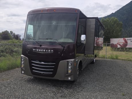2016 Winnebago SIGHTSEER 33c  Class A Motorhome