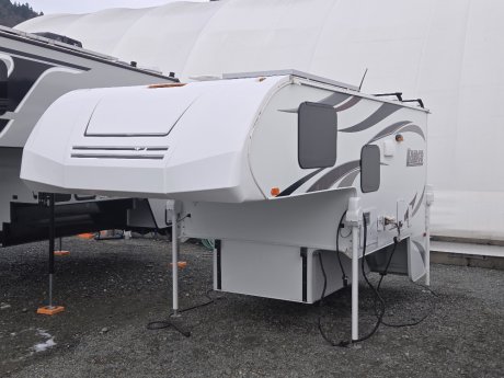 2019 Lance LANCE CAMPER 865  Truck Camper