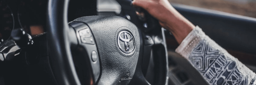 toyota-driving-steering-wheel