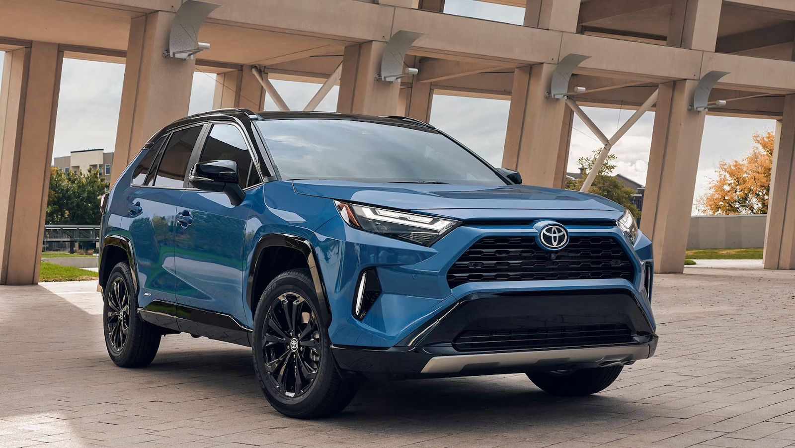 toyota-rav4-hybrid-blue