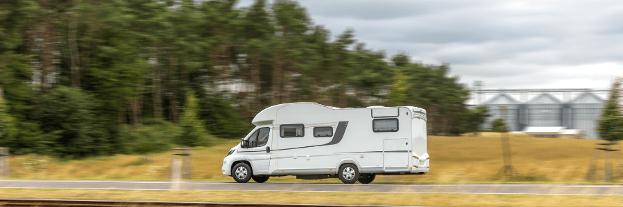 Featured Image rv on open road