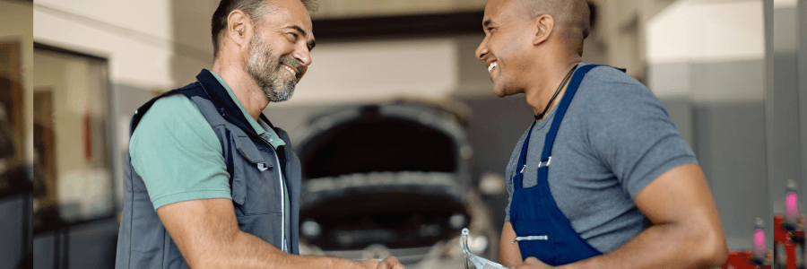 Featured Image customer shaking hands with mechanic