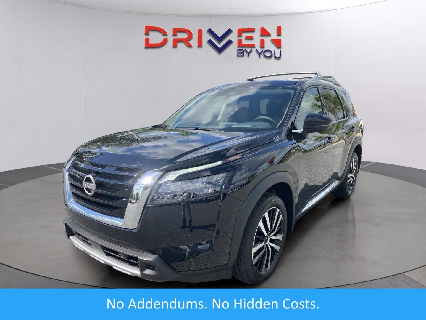 2025 Nissan Pathfinder Platinum (MN60605) Main Image