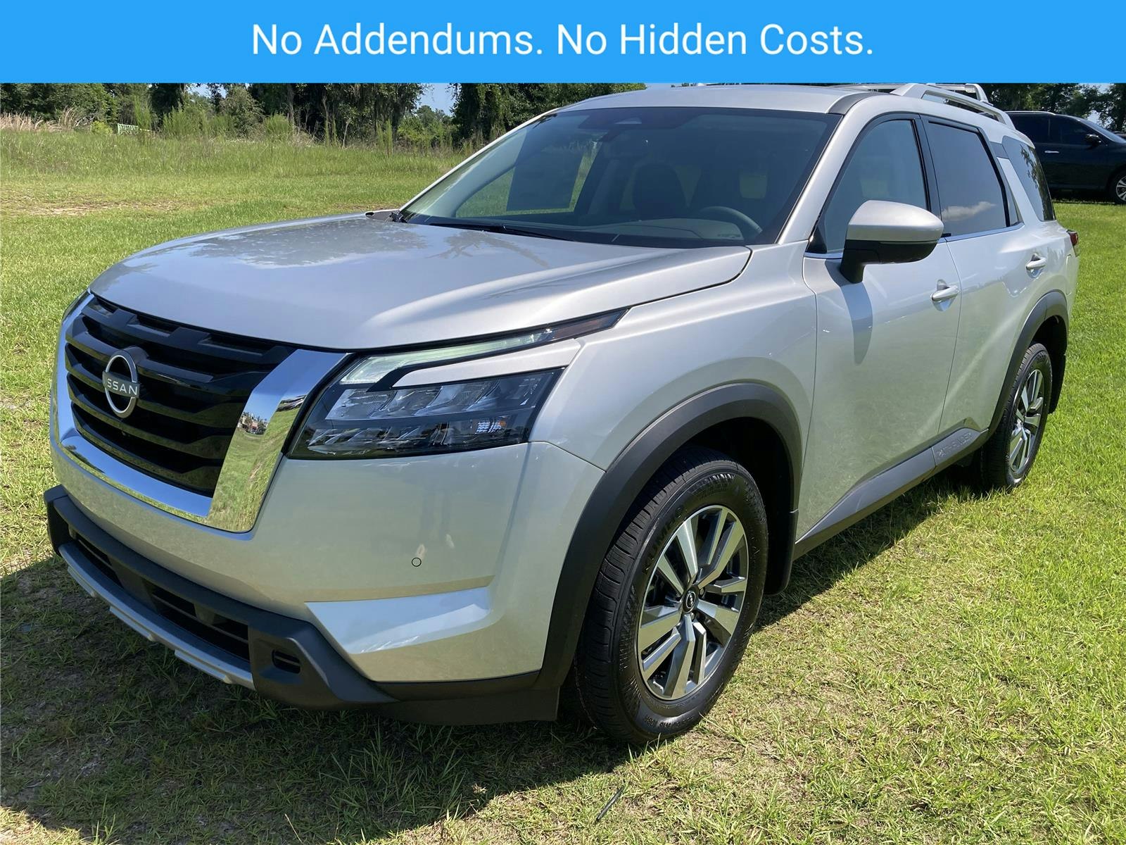 2025 Nissan Pathfinder SL (MN68972) Main Image