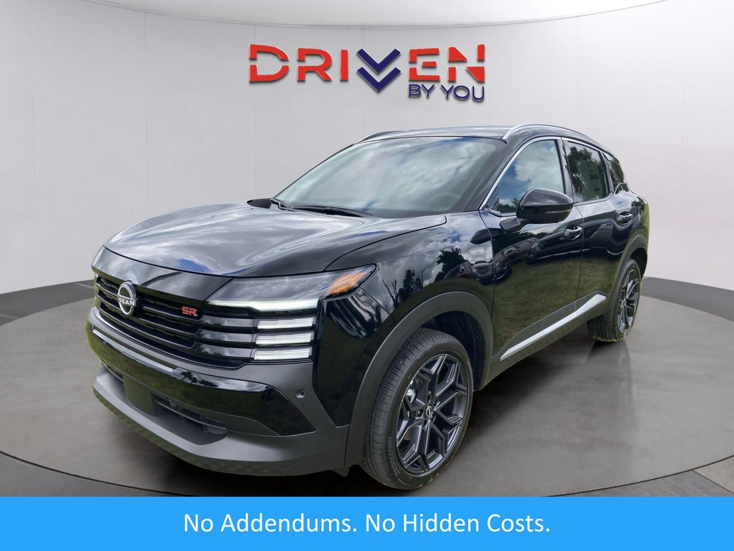 2025 Nissan Kicks SR (MN28986) Main Image