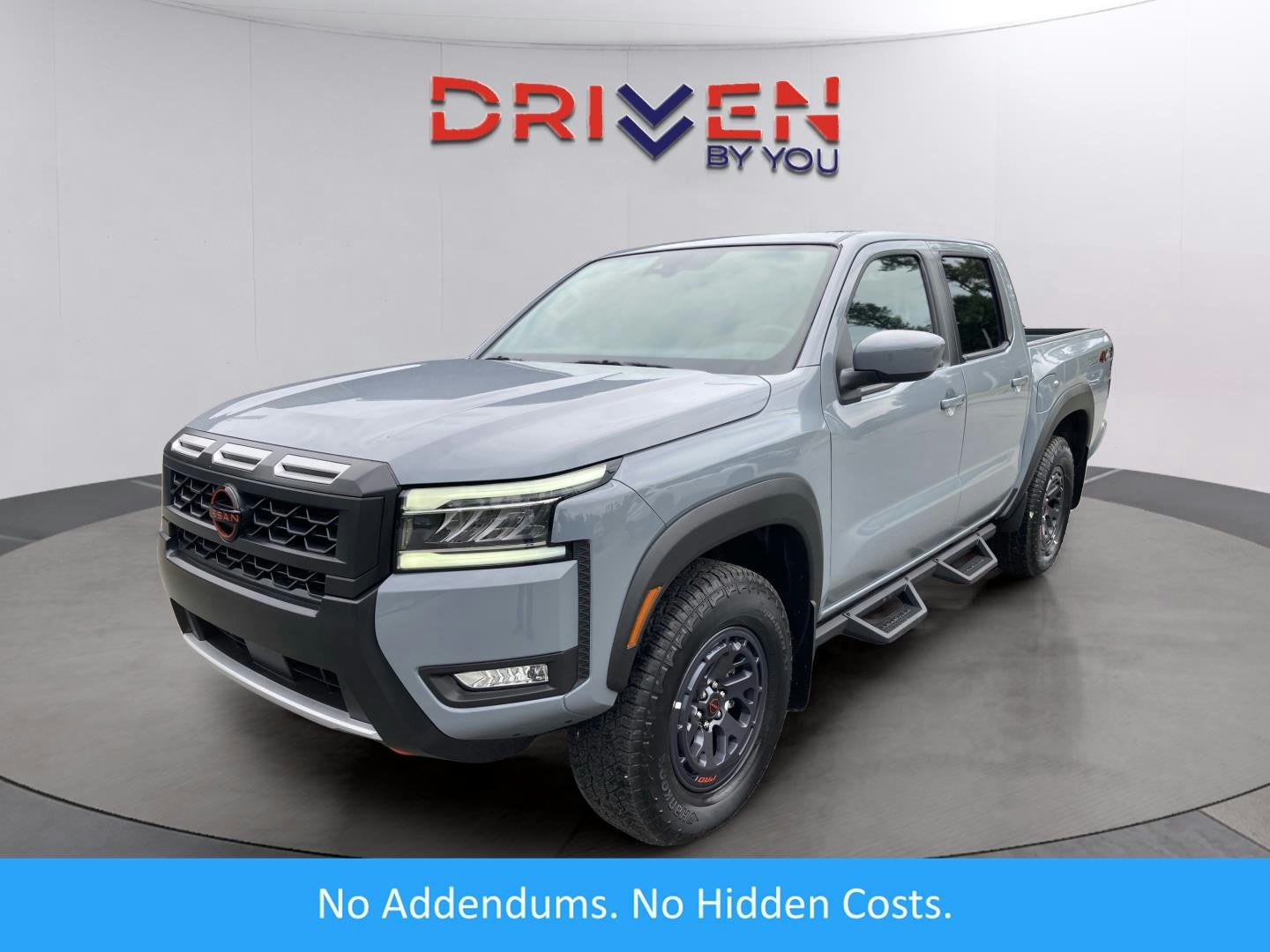 2025 Nissan Frontier PRO-4X (MN44943) Main Image