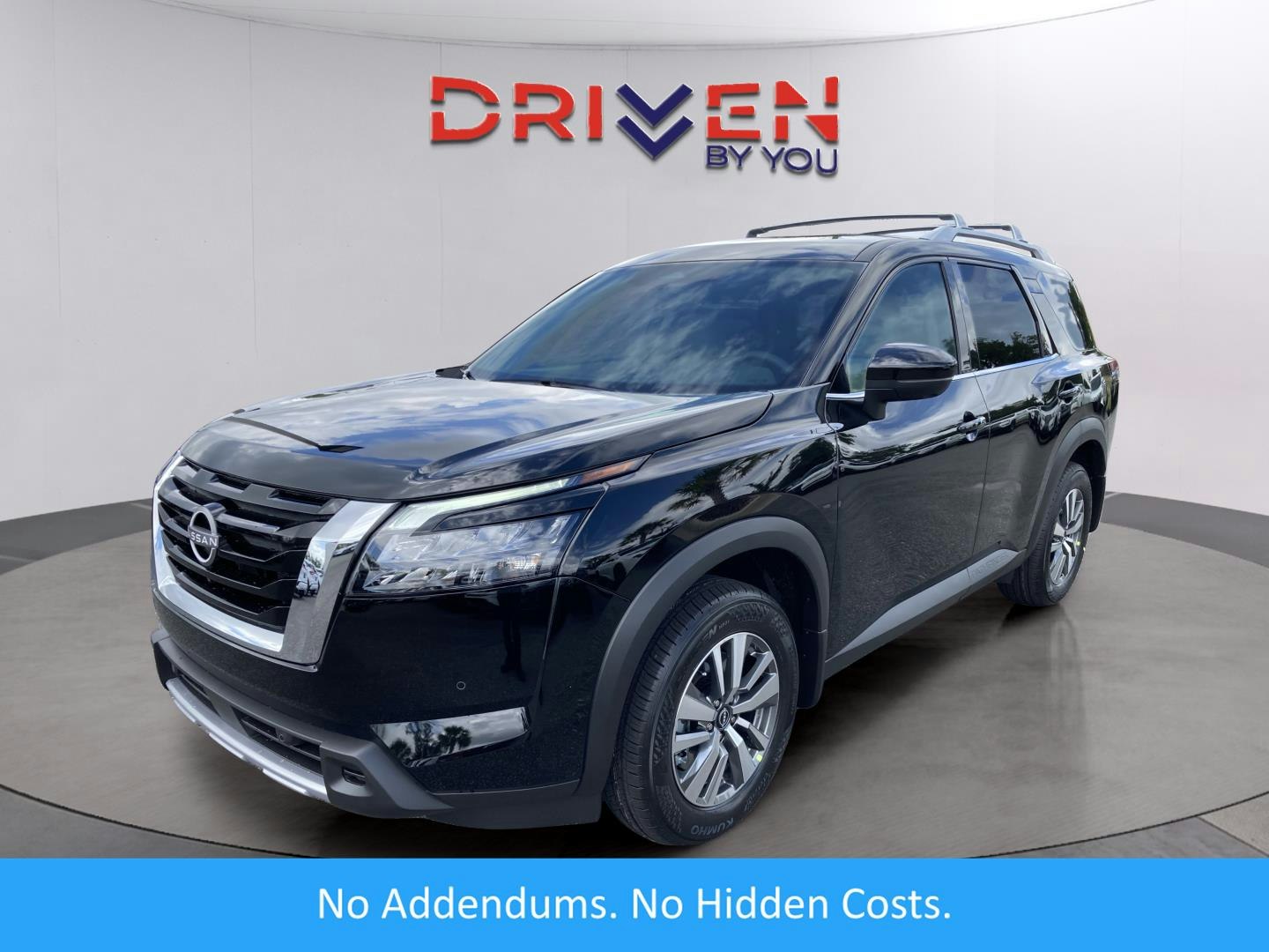 2025 Nissan Pathfinder SL (MN97292) Main Image