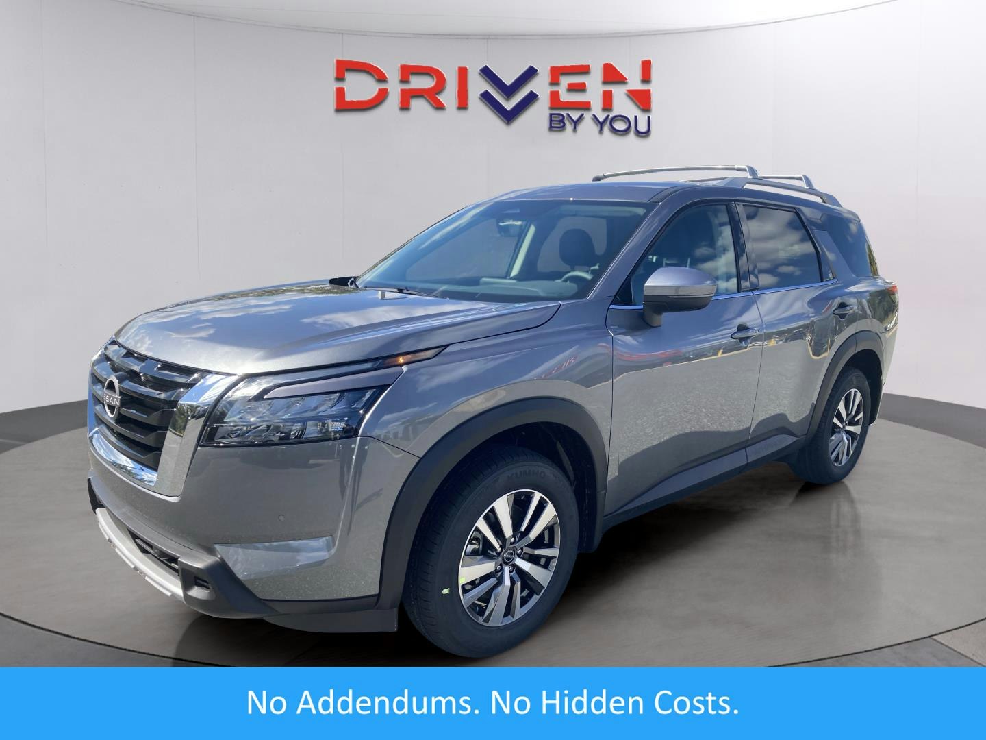 2025 Nissan Pathfinder SL (MN08038) Main Image