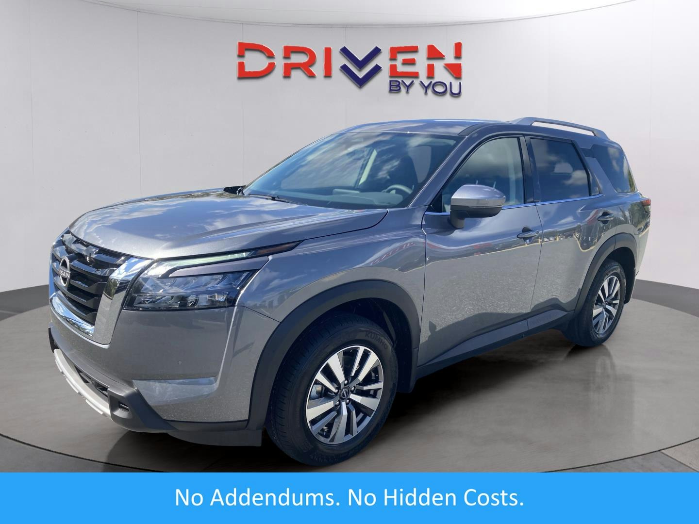 2025 Nissan Pathfinder SL (MN03273) Main Image