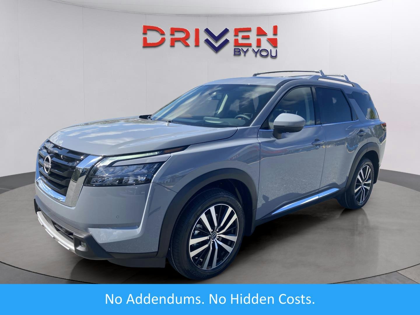 2025 Nissan Pathfinder Platinum (MN09130) Main Image