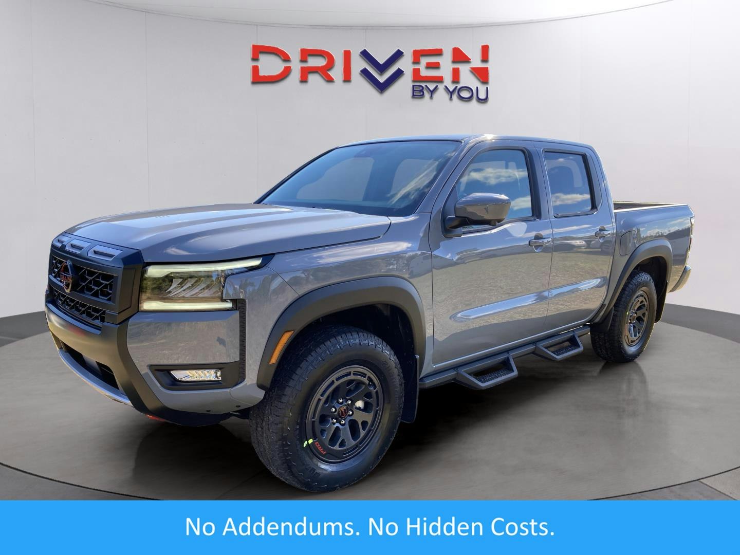 2026 Nissan Frontier PRO-4X (MN25914) Main Image