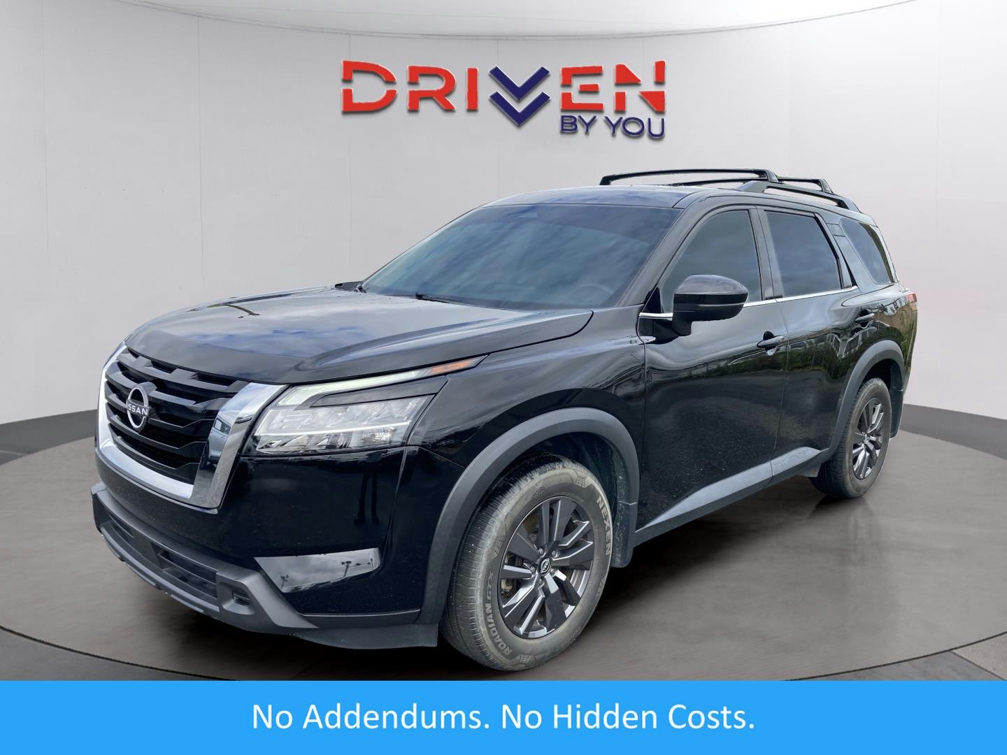 2022 Nissan Pathfinder SV (MG17398T) Main Image