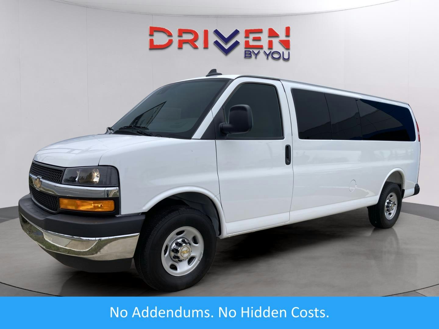 2025 Chevrolet Express Passenger LT (MG68117) Main Image