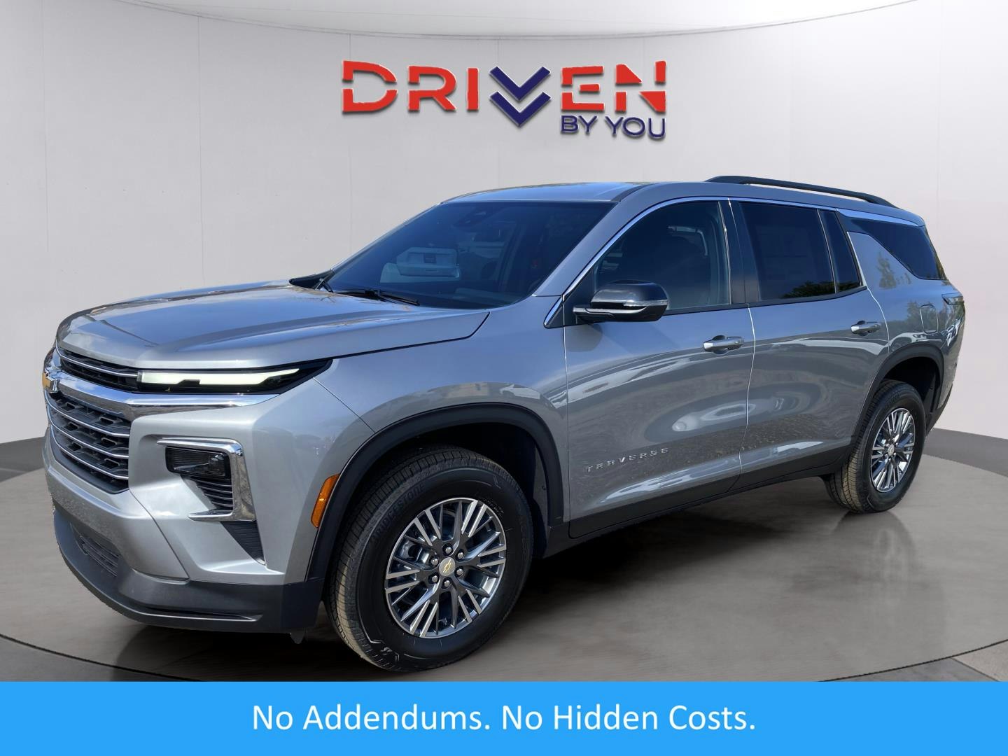 2026 Chevrolet Traverse FWD LT (MG03219) Main Image