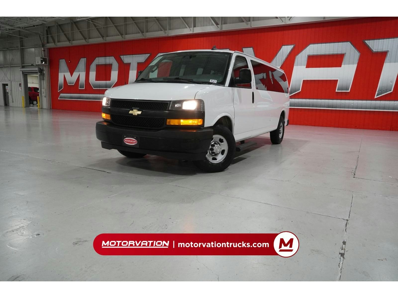 2019 Chevrolet Express Passenger LS (7015) Main Image