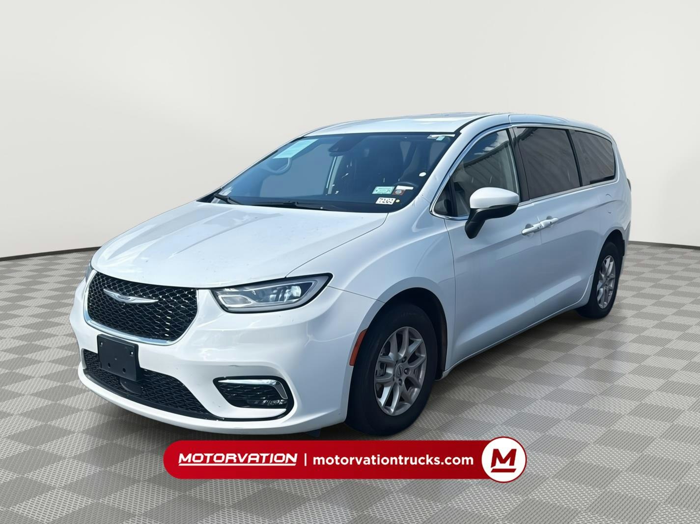 2023 Chrysler Pacifica Touring L (7262) Main Image