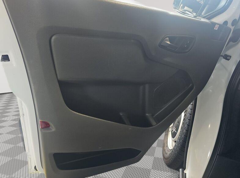 2020 Ford Transit Passenger Van XL - Photo 12