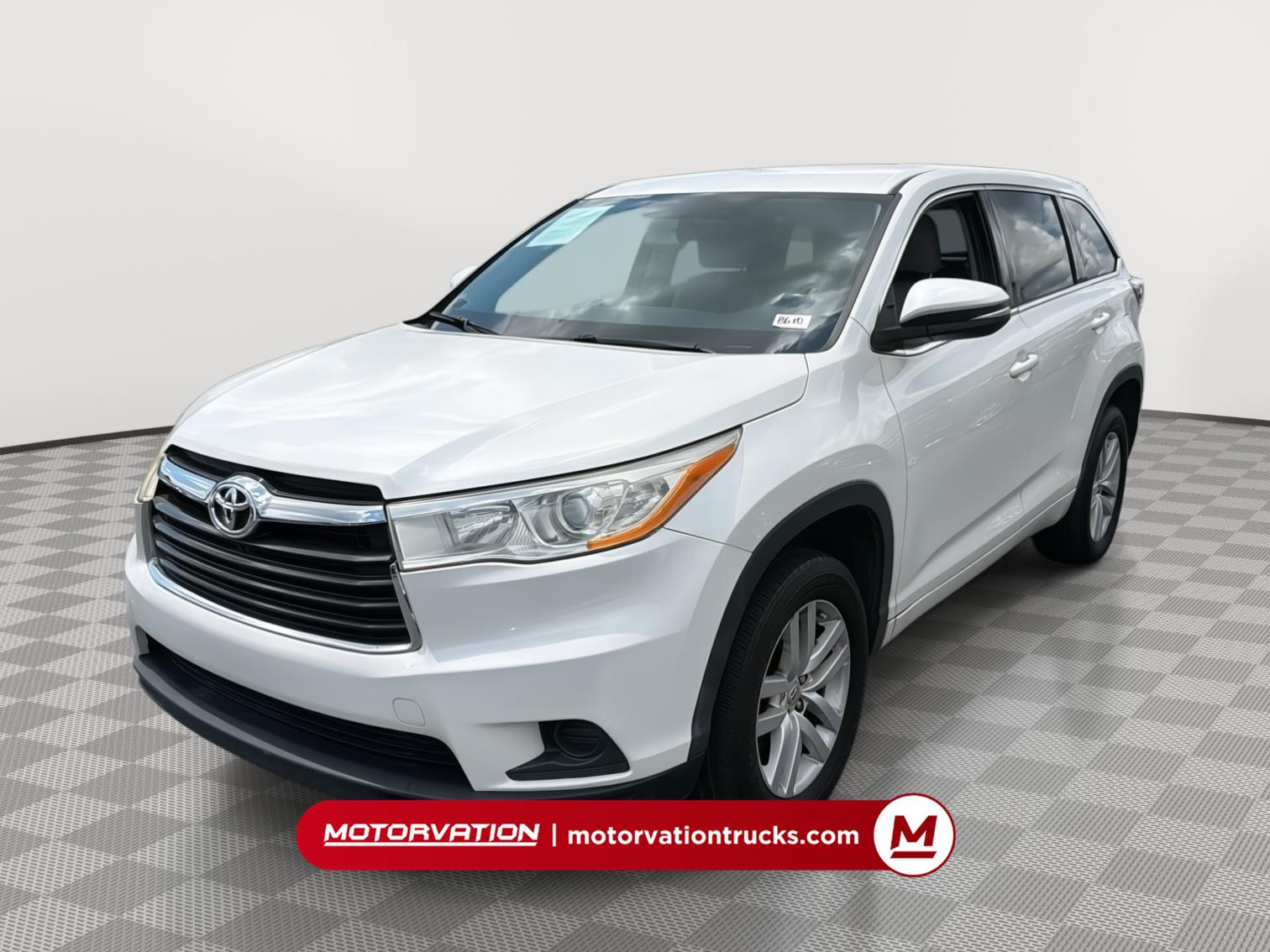 2015 Toyota Highlander LE (8610) Main Image