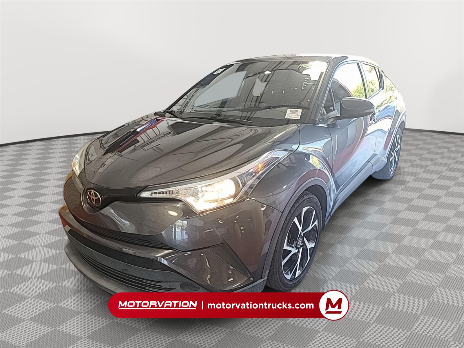 2018 Toyota C-HR XLE (8705) Main Image