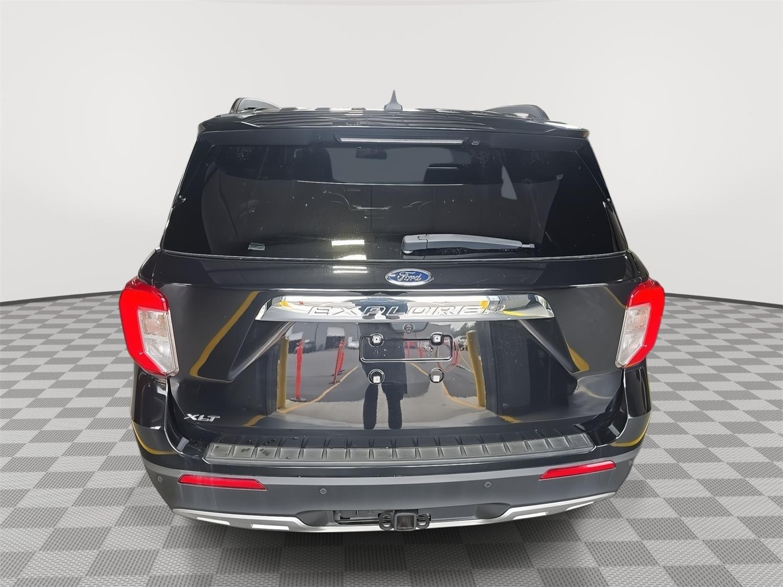 2022 Ford Explorer XLT - Photo 3