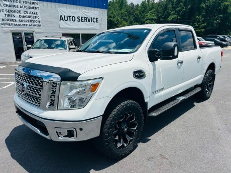 2017 Nissan Titan SV Crew Cab 4WD 