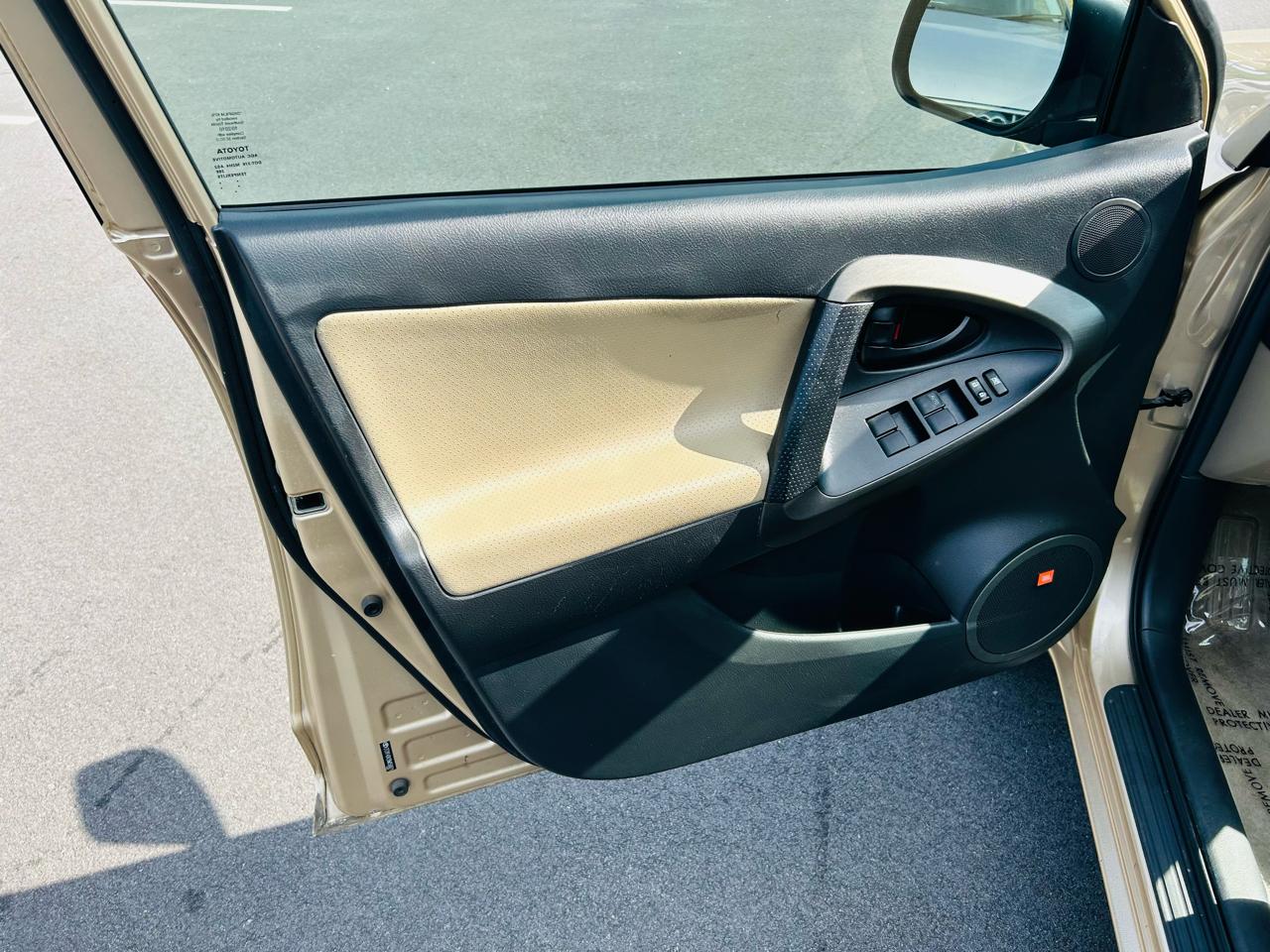 2011 Toyota RAV4 Limited - Photo 16