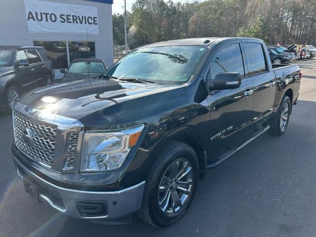 2018 Nissan Titan SV Crew Cab 2WD 