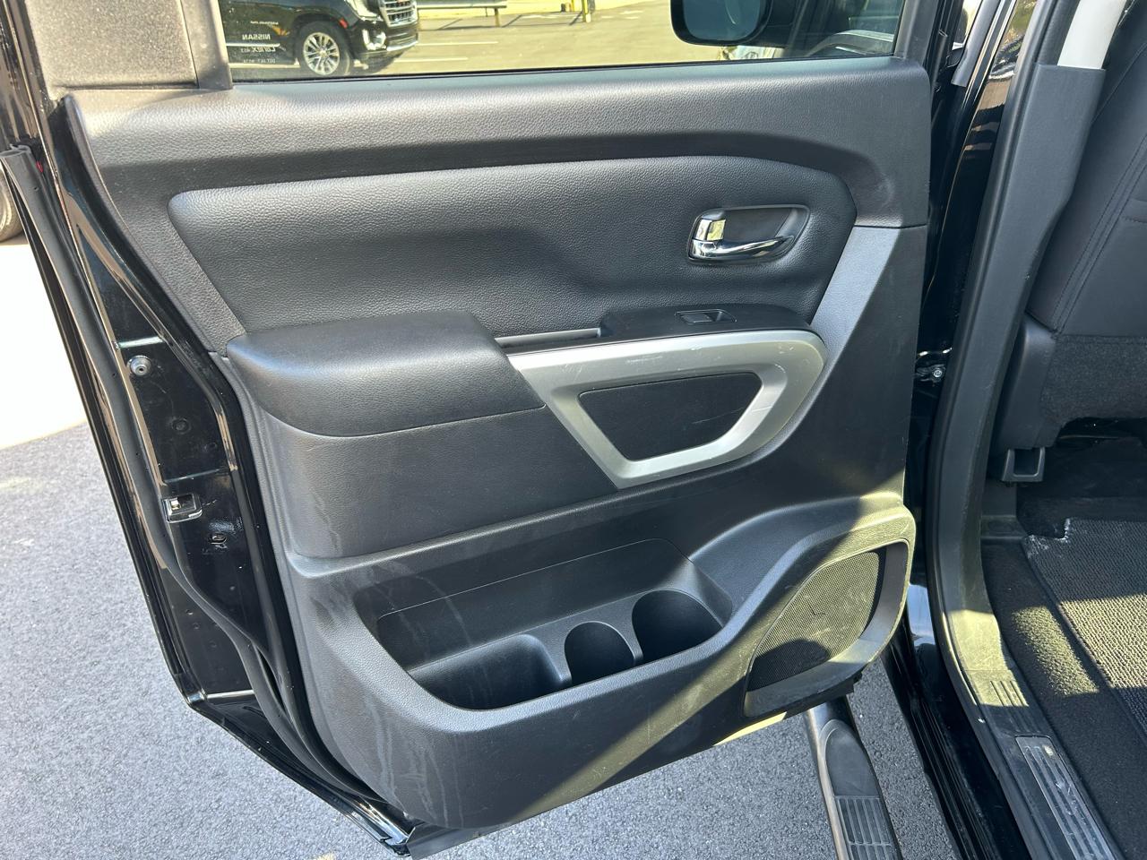 2018 Nissan Titan SV - Photo 22