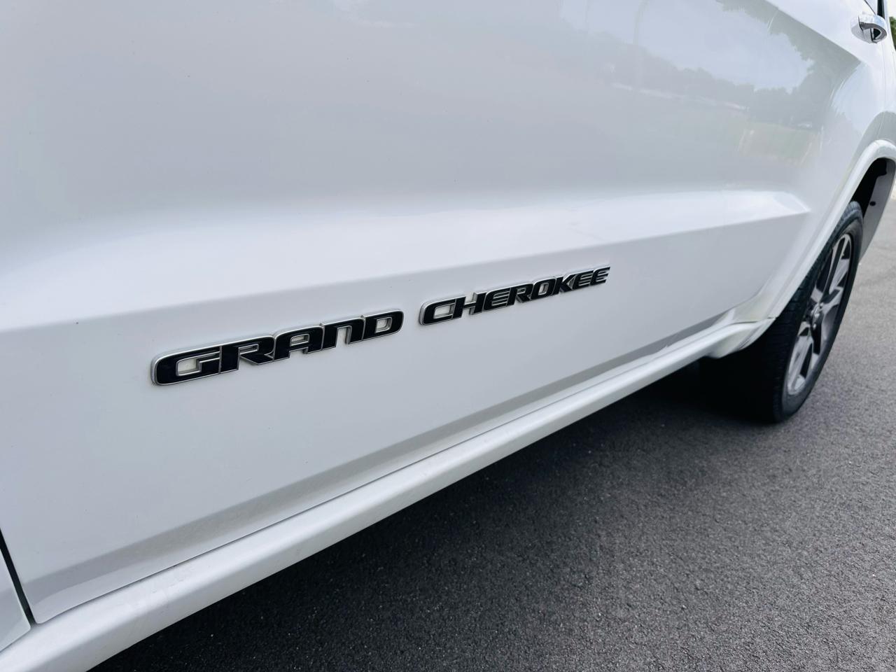 2018 Jeep Grand Cherokee Overland - Photo 12