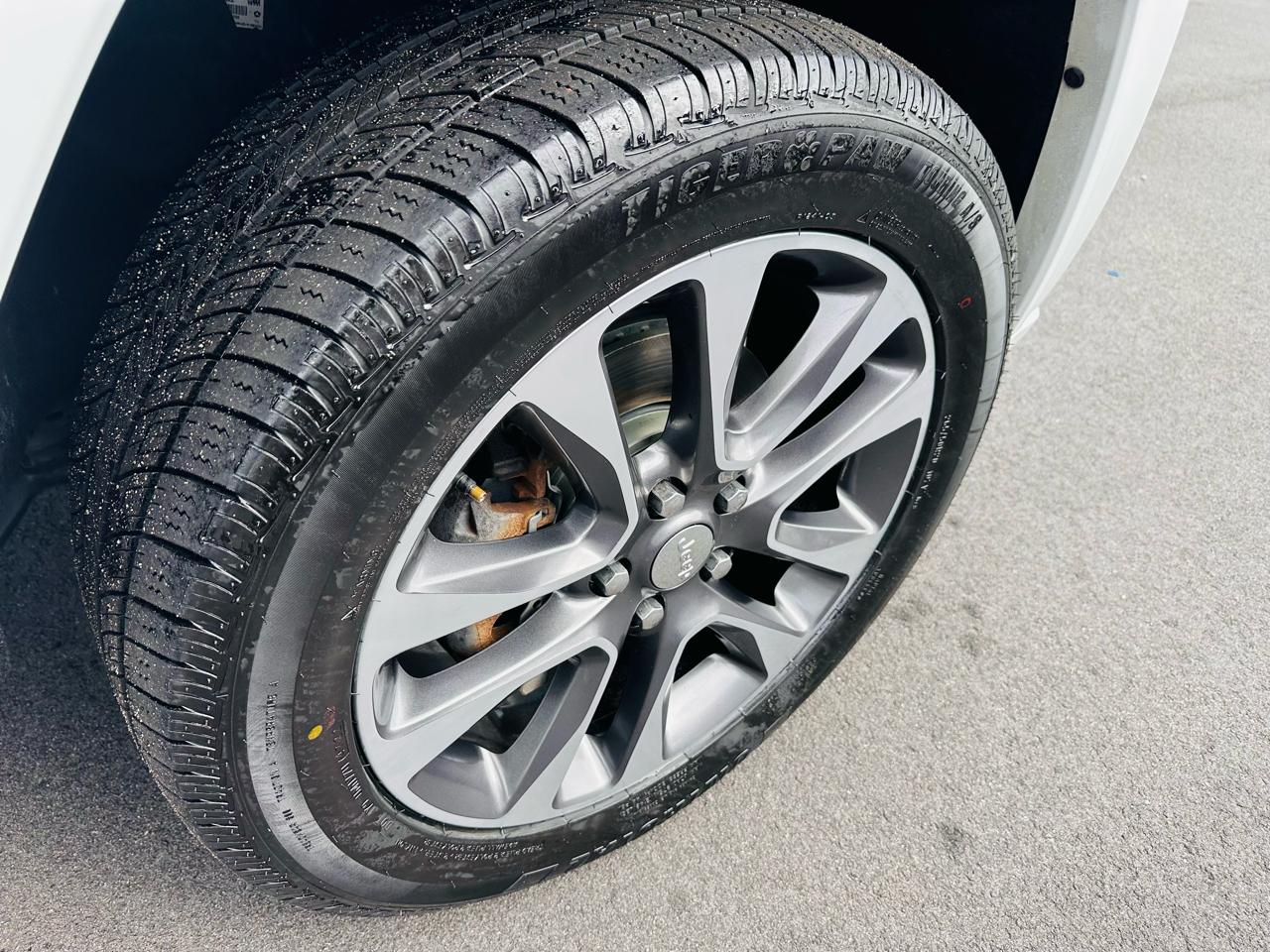 2018 Jeep Grand Cherokee Overland - Photo 16