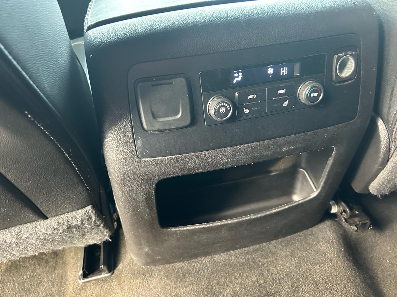 2017 Chevrolet Tahoe Premier - Photo 25