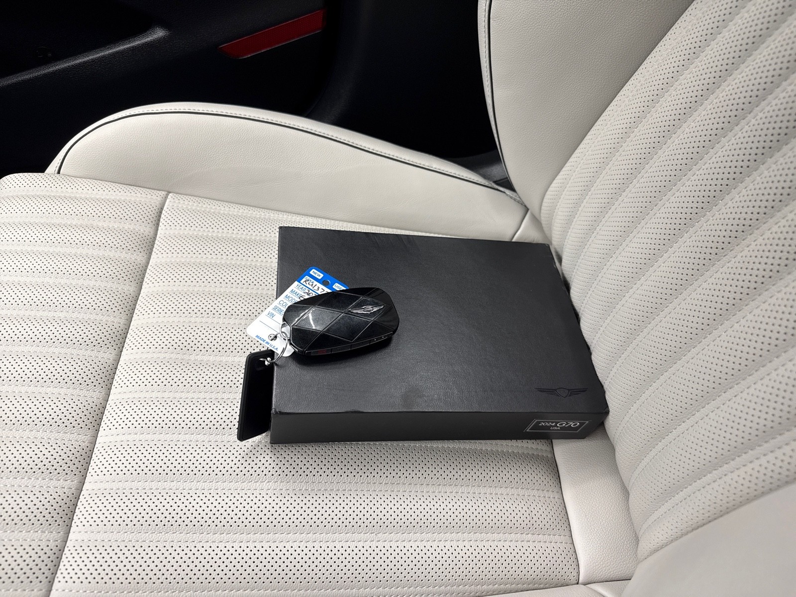 2024 GENESIS G70 Standard - Photo 6
