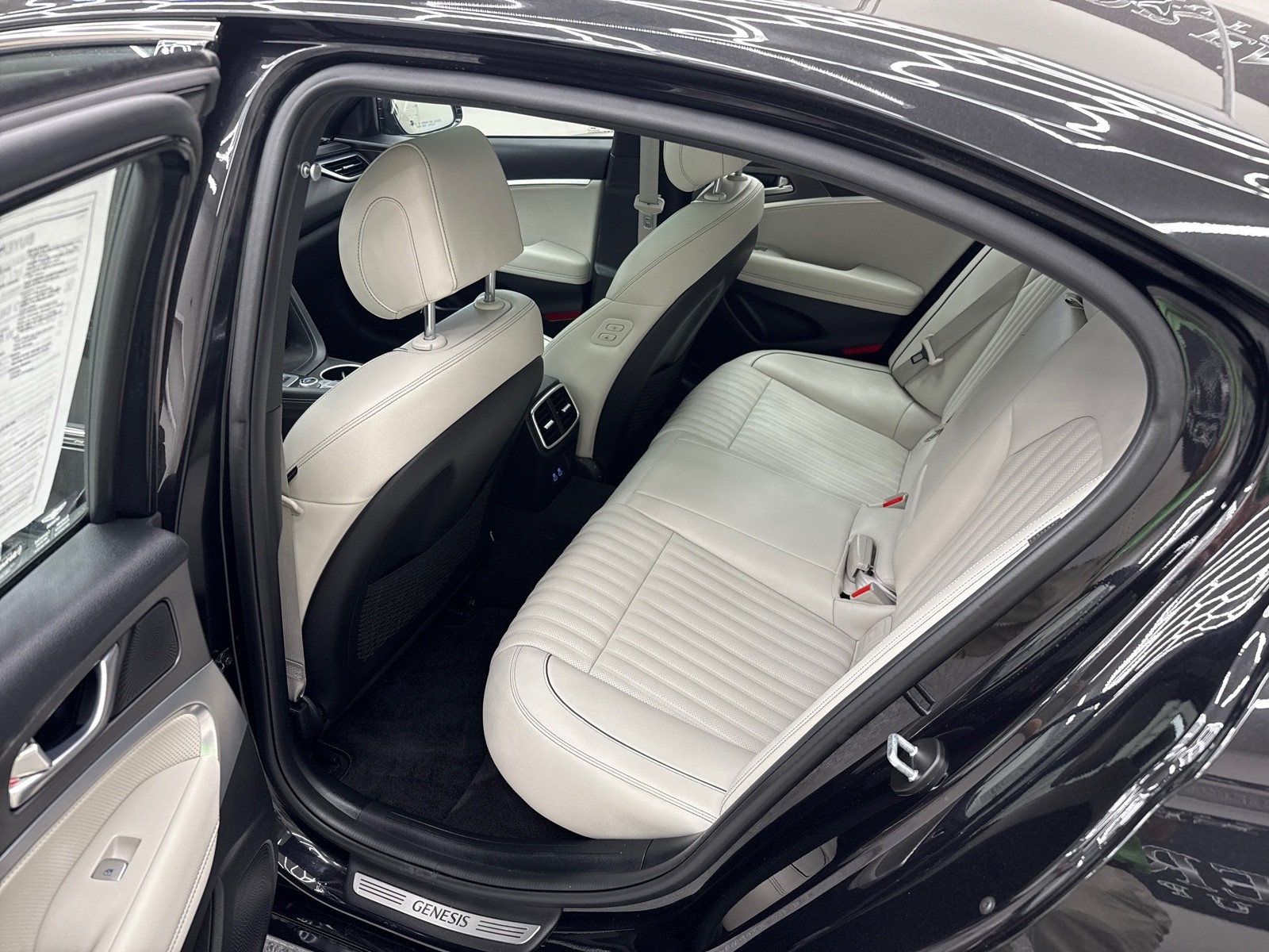 2024 GENESIS G70 Standard - Photo 15