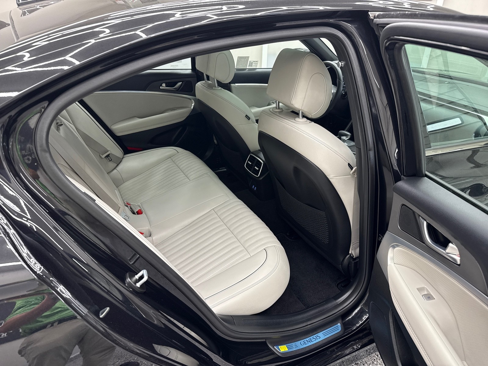 2024 GENESIS G70 Standard - Photo 17
